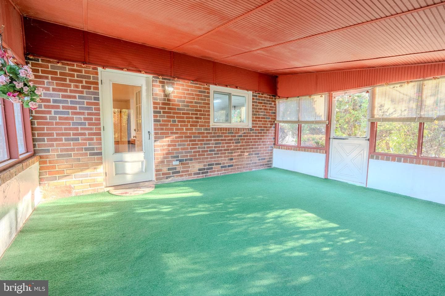 12 Lincoln Lane photo 32