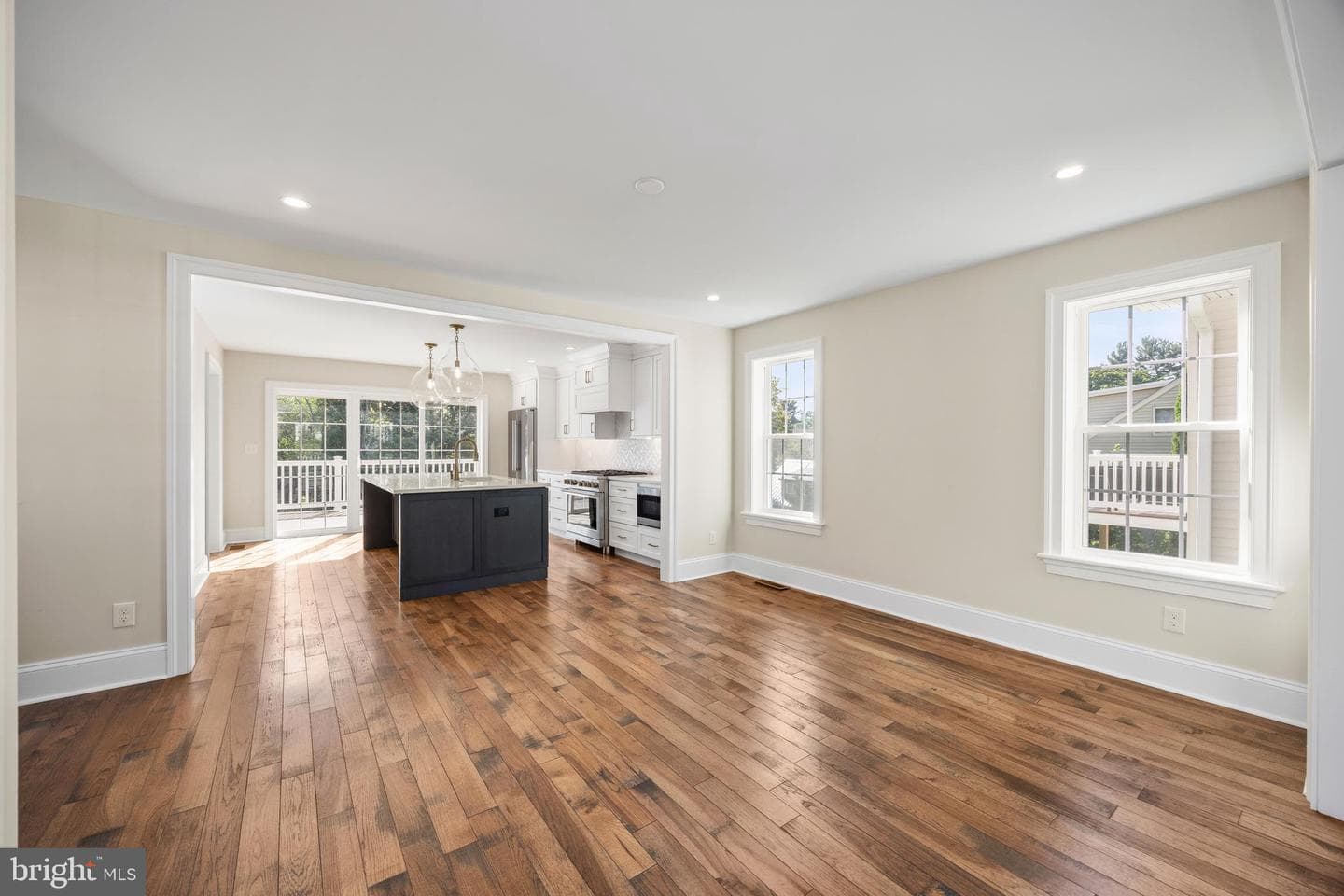611 Summer Street photo 15