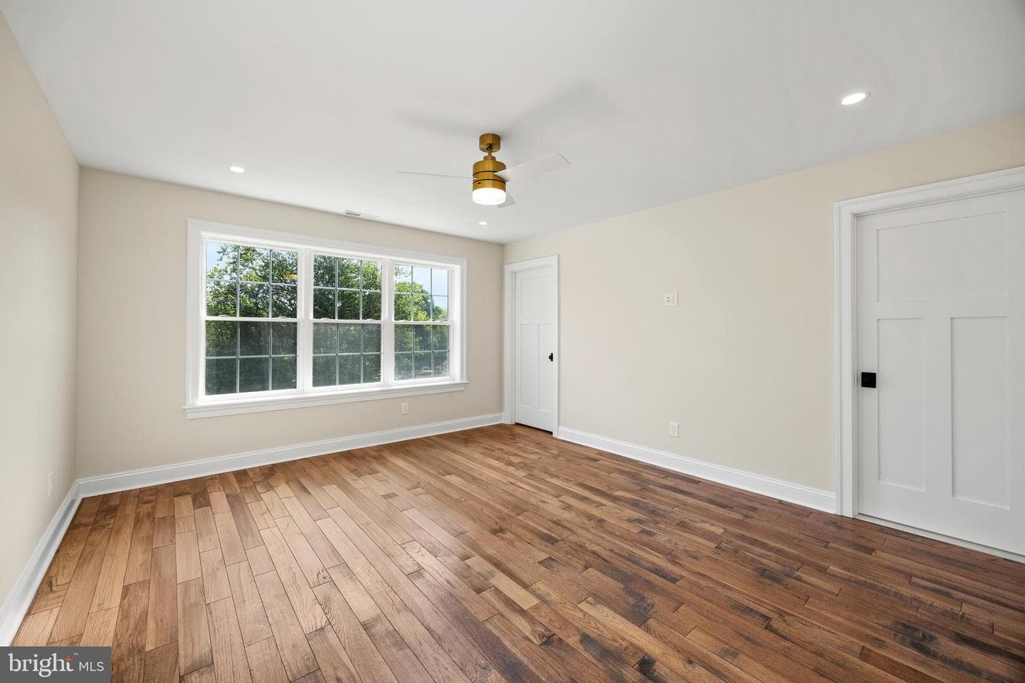 611 Summer Street photo 17