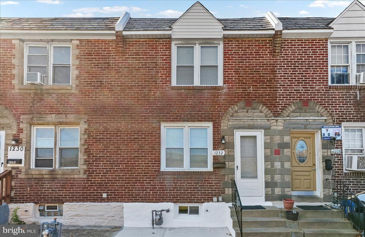 1232 Edgehill Road photo 2