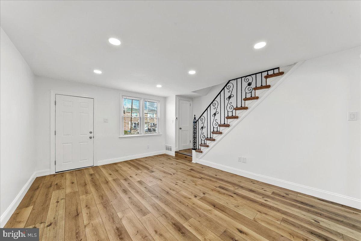 1232 Edgehill Road photo 5