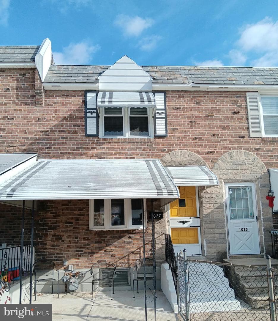 1027 Windsor Road photo 1