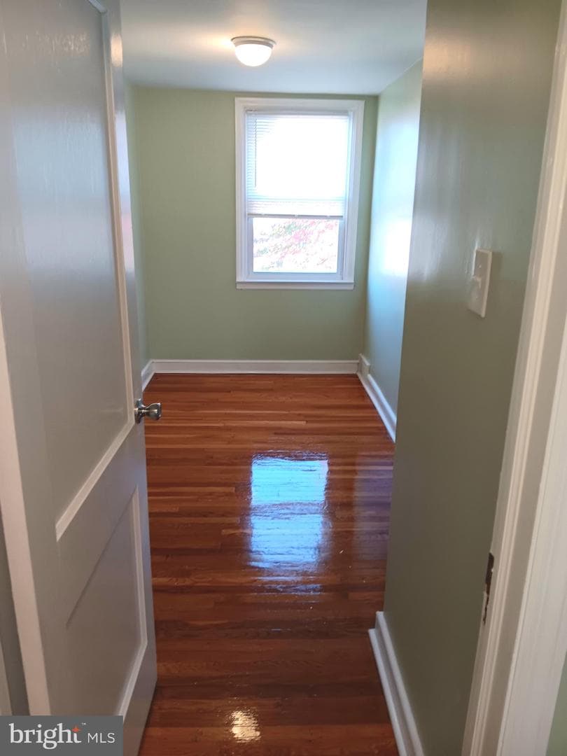 1027 Windsor Road photo 15