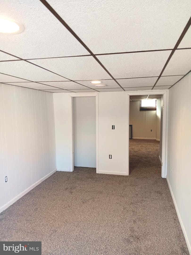 1027 Windsor Road photo 18
