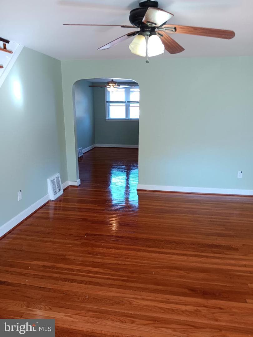 1027 Windsor Road photo 5
