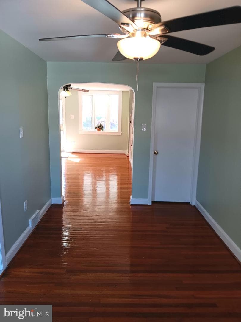 1027 Windsor Road photo 8