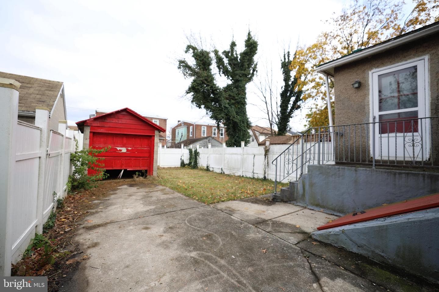 235 Felton Avenue photo 9