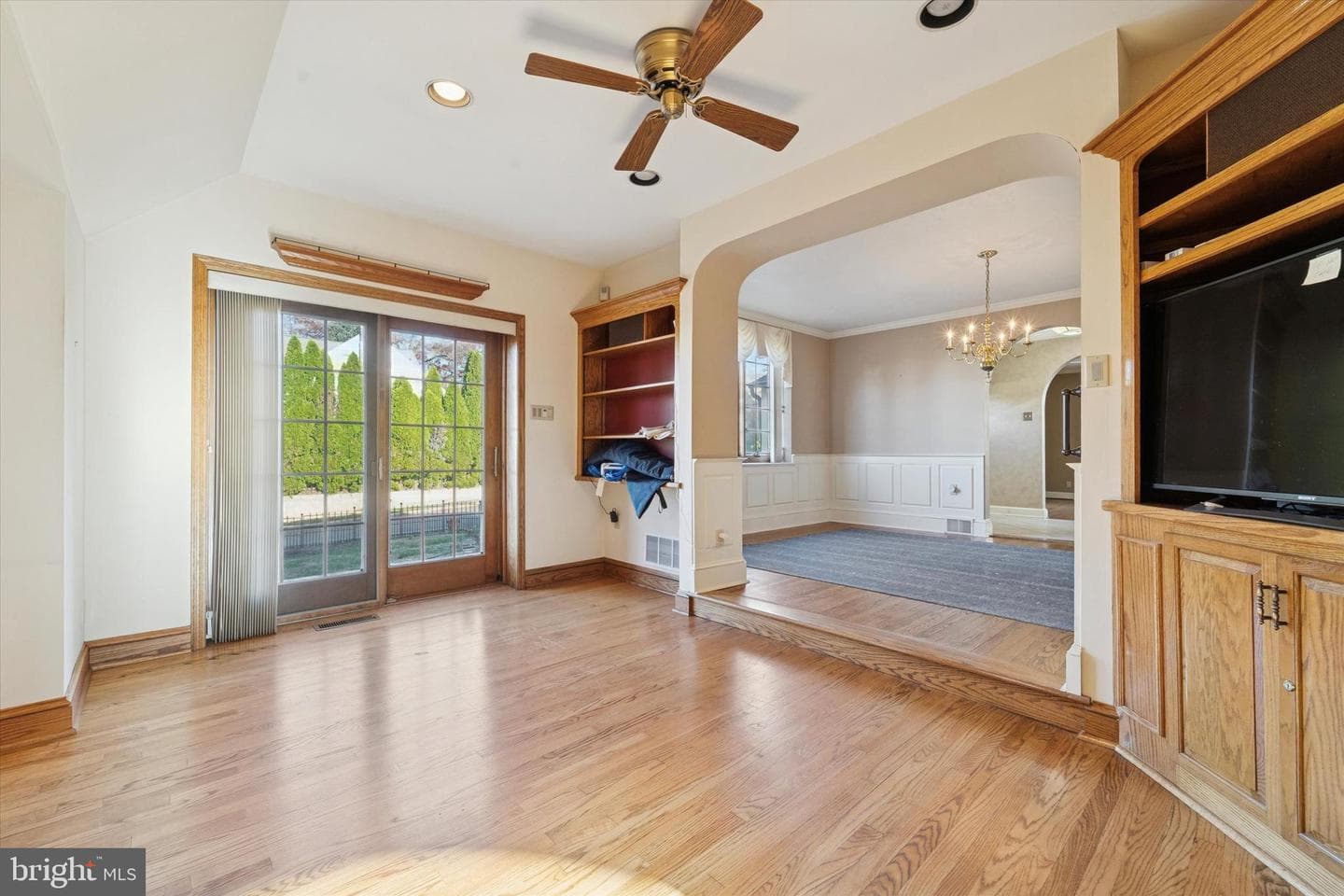 1042 Blythe Avenue photo 11