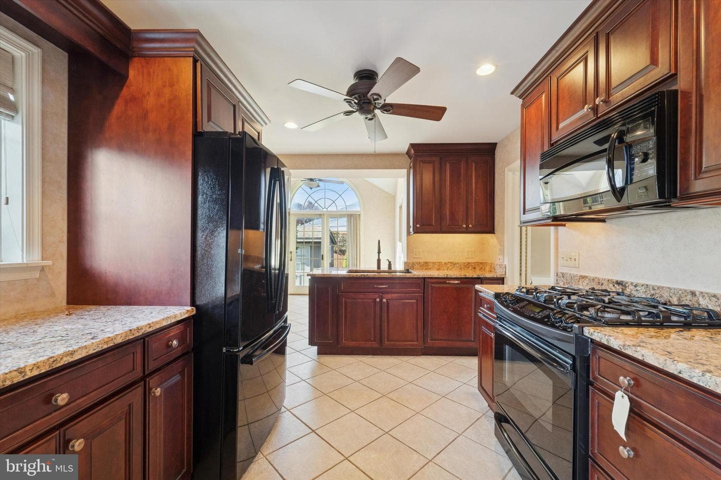 1042 Blythe Avenue photo 18
