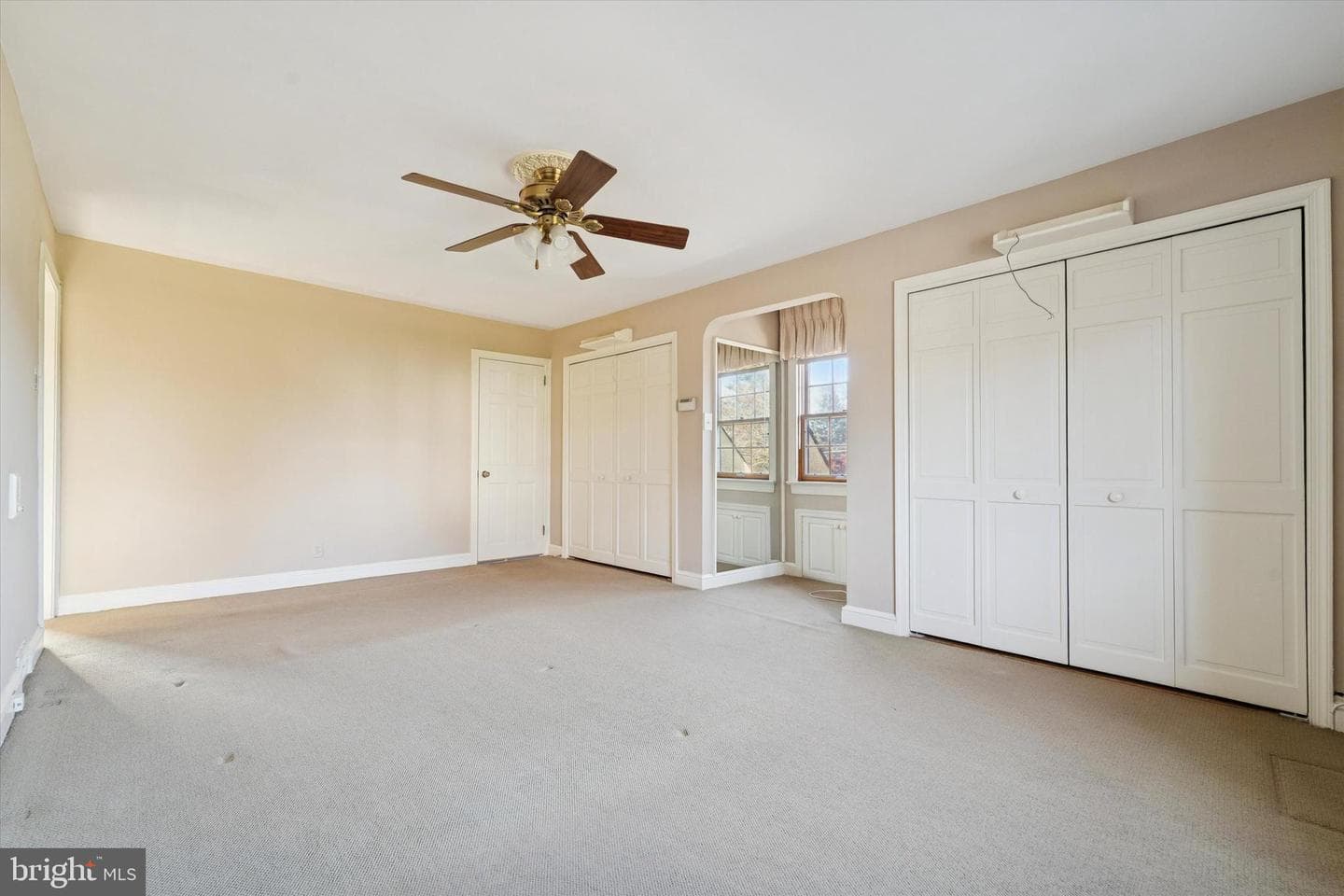1042 Blythe Avenue photo 22