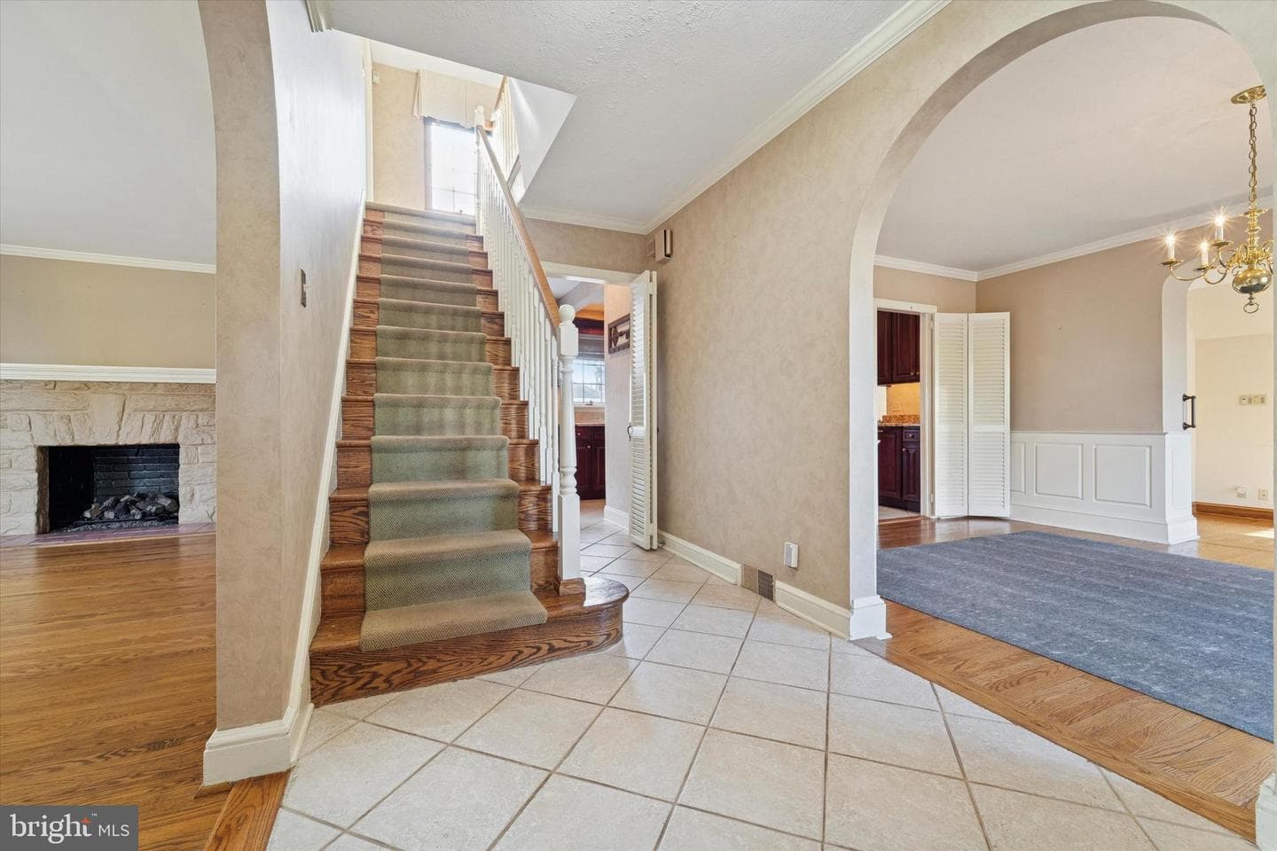 1042 Blythe Avenue photo 4