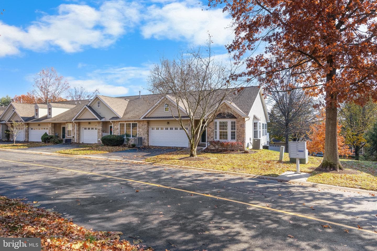 1579 Country Club Drive photo 2