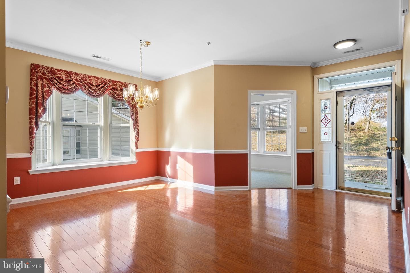 1579 Country Club Drive photo 5