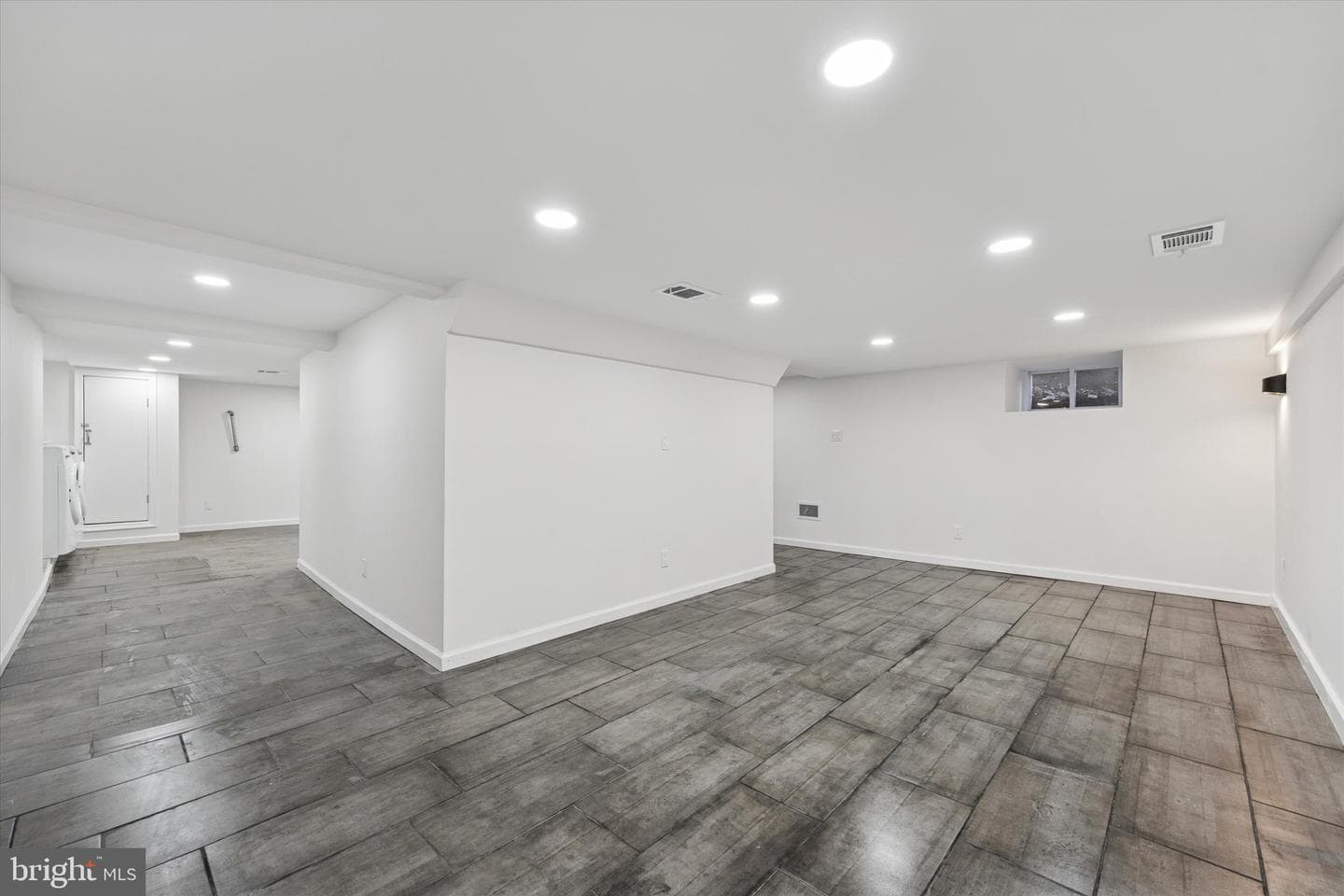 323 Derwyn Road photo 37