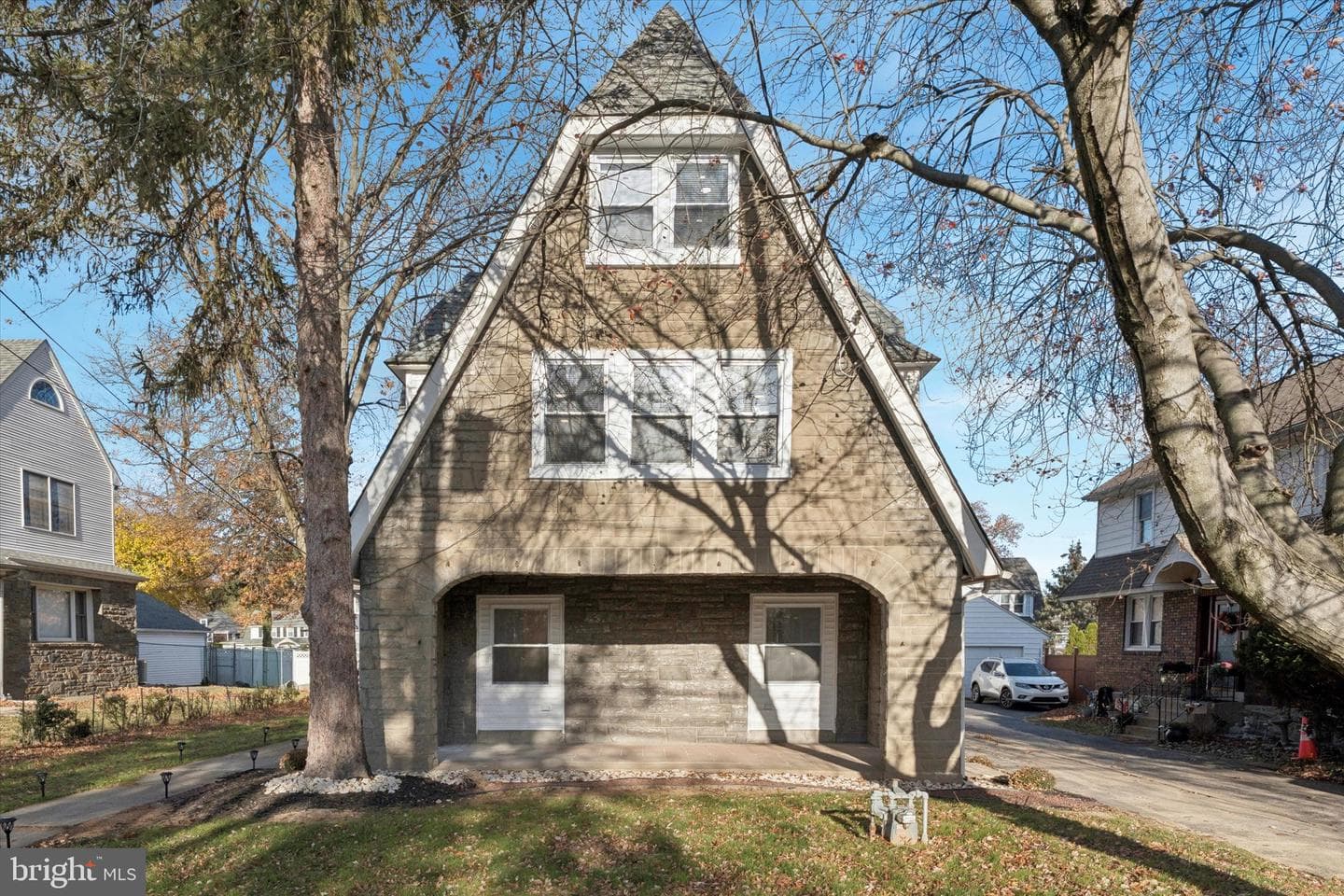 323 Derwyn Road photo 48