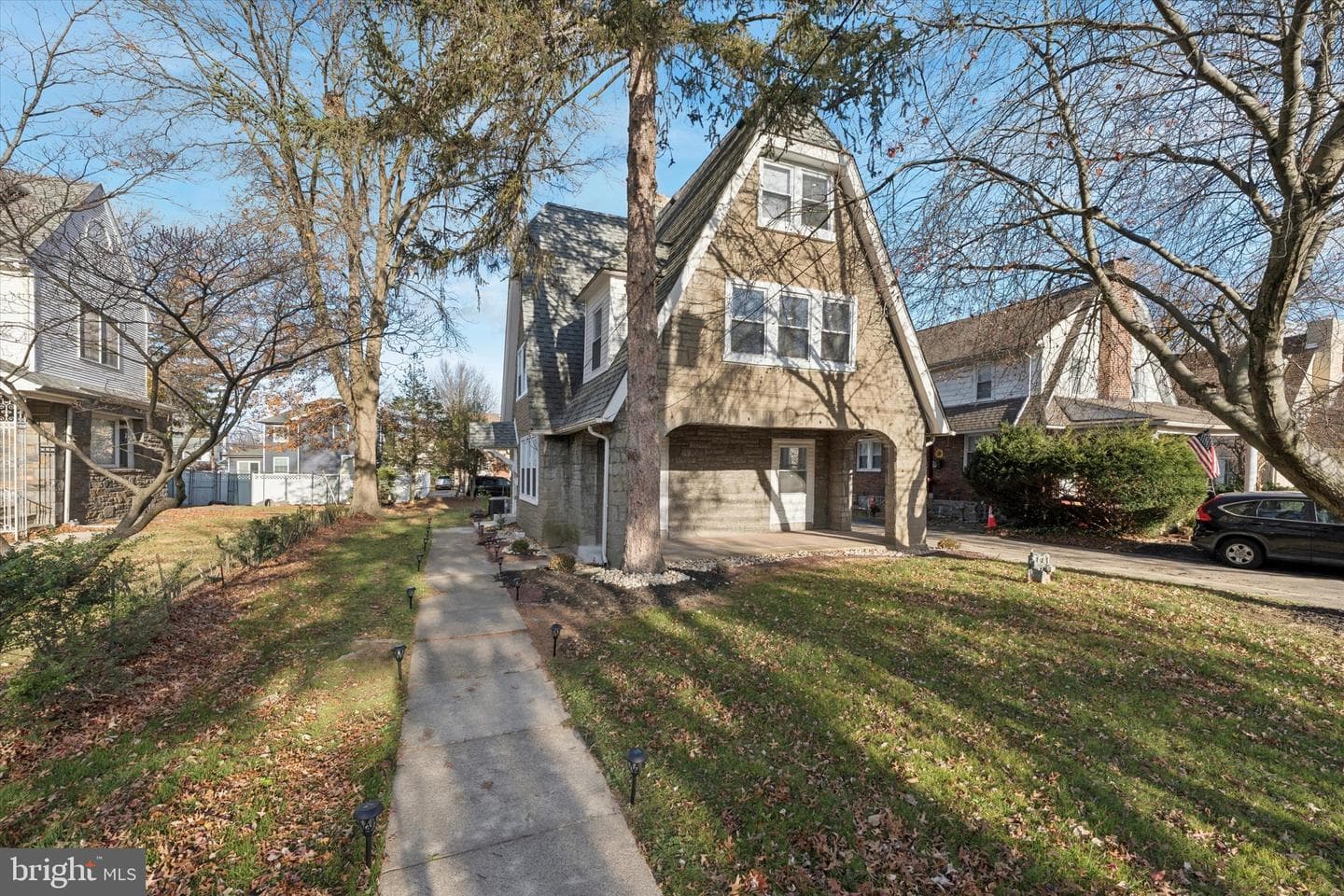 323 Derwyn Road photo 51