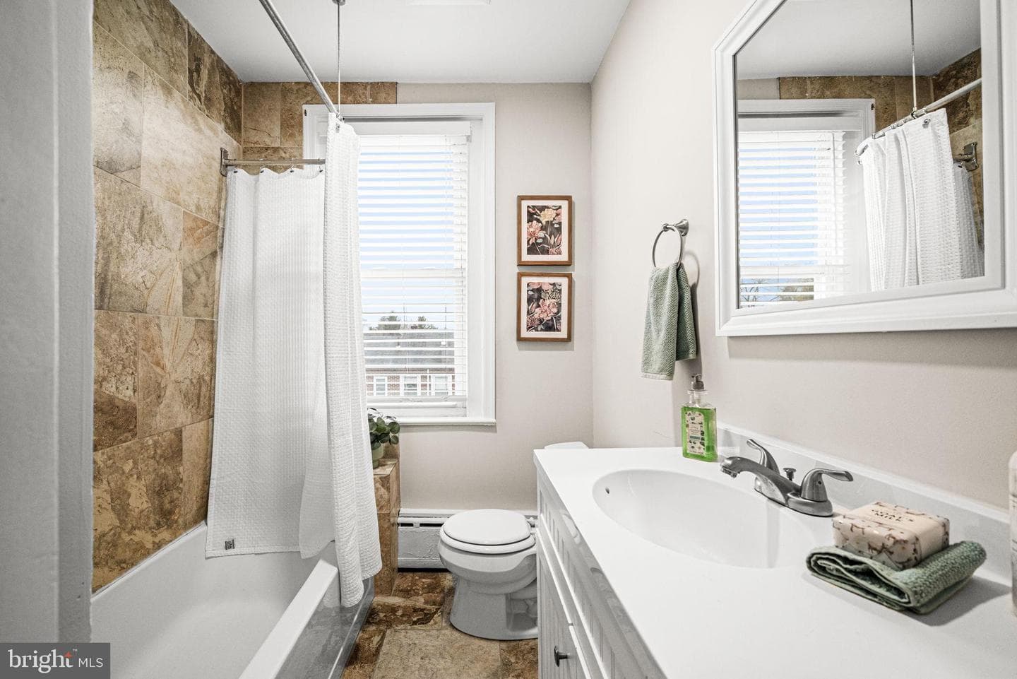 2528 Rosemont Avenue photo 20