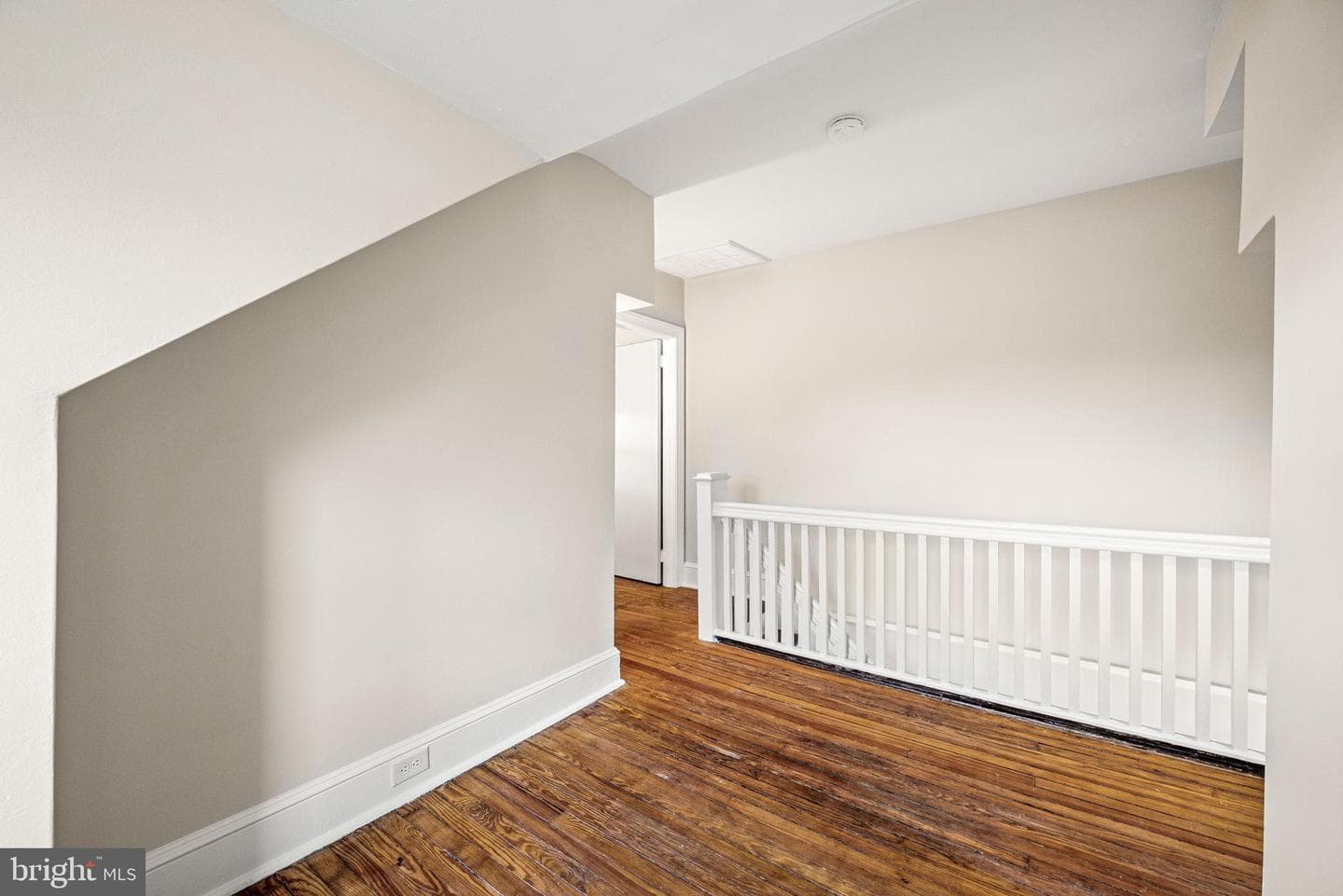 2528 Rosemont Avenue photo 28