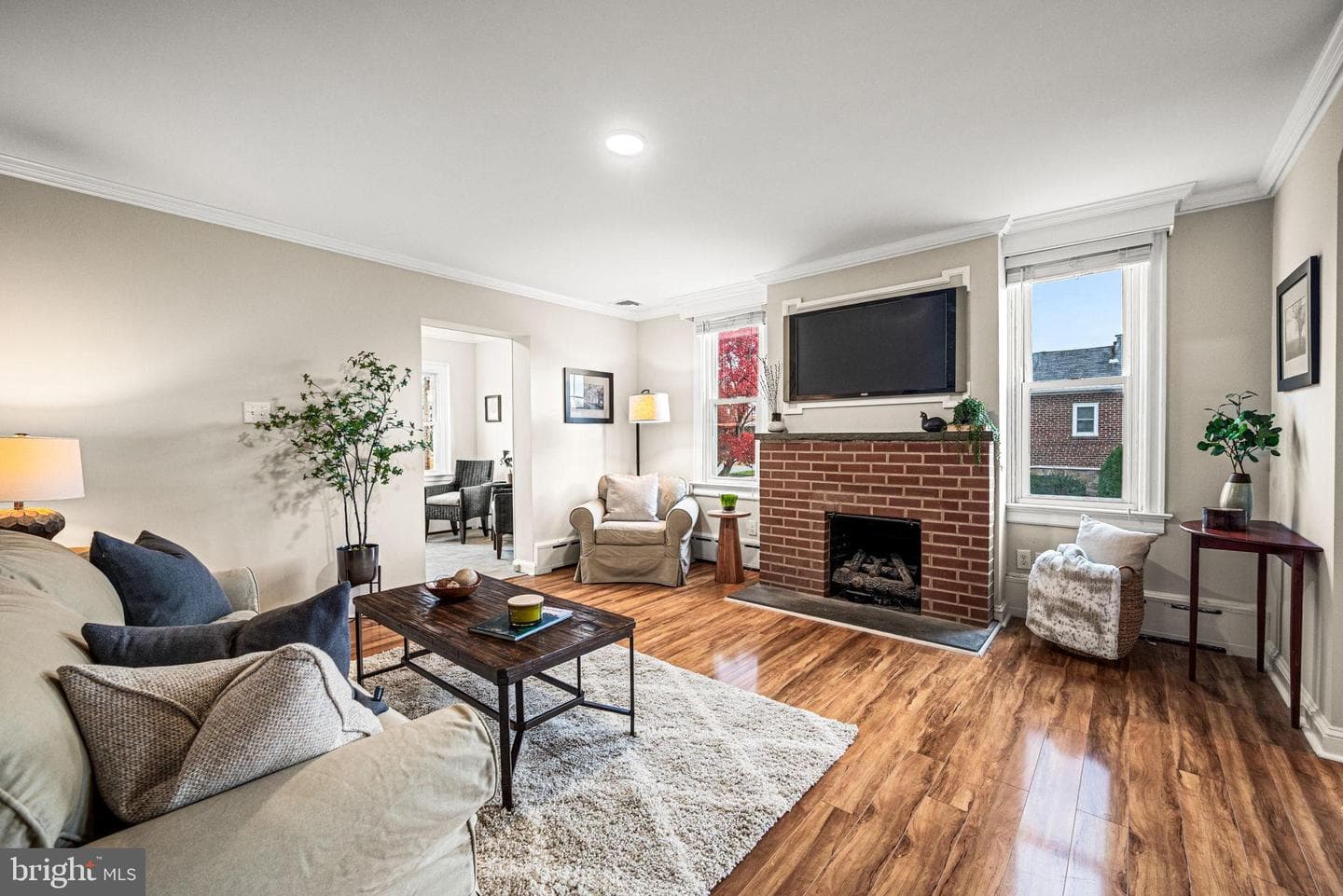 2528 Rosemont Avenue photo 8