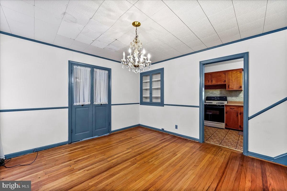 310 Lewis Road photo 12
