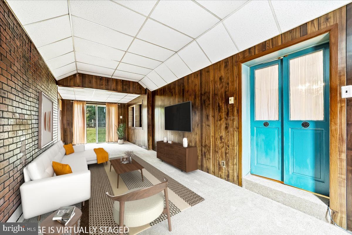310 Lewis Road photo 18