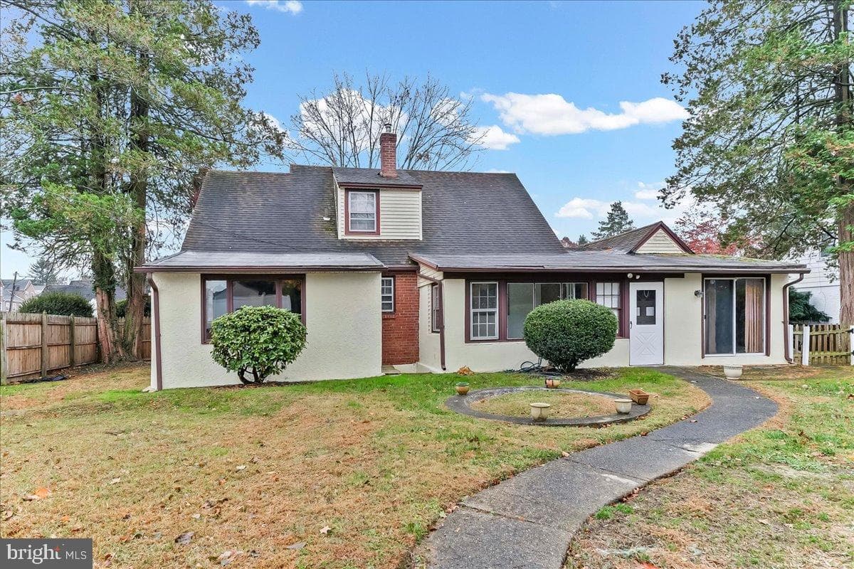 310 Lewis Road photo 5