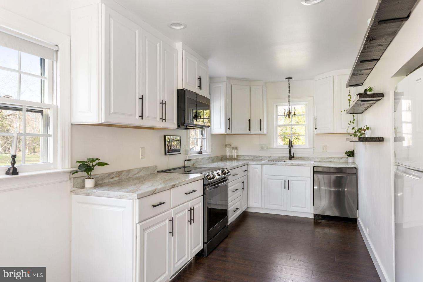 1554 Meadow Lane photo 8