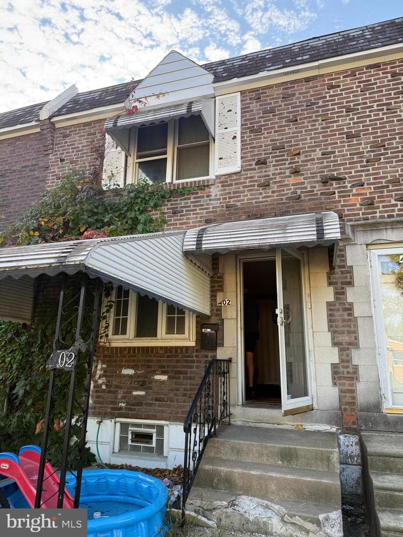 402 Rively Avenue