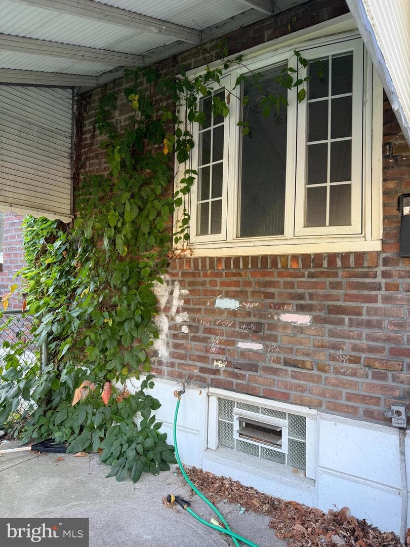 402 Rively Avenue photo 4