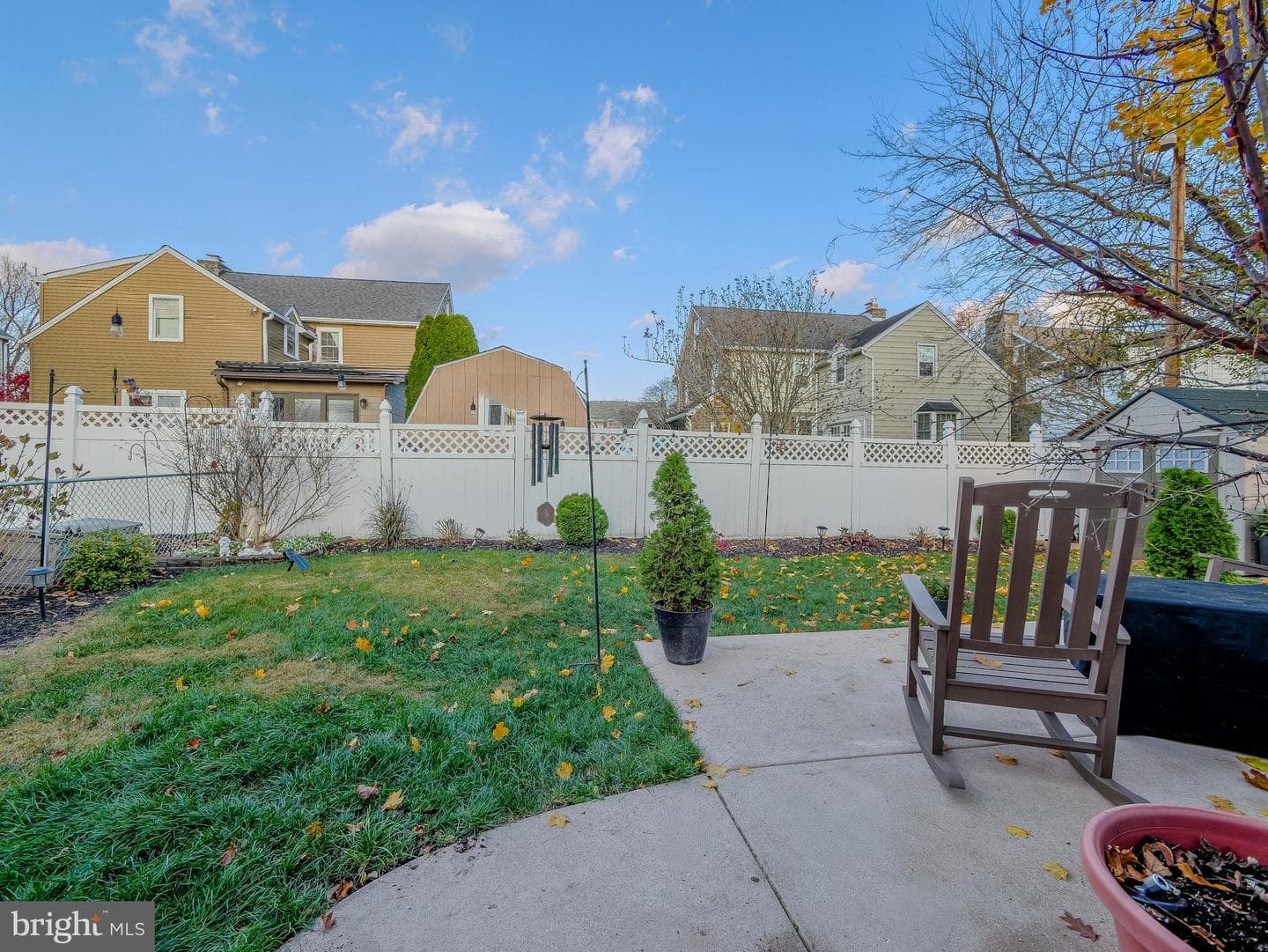 921 Addingham Avenue photo 36