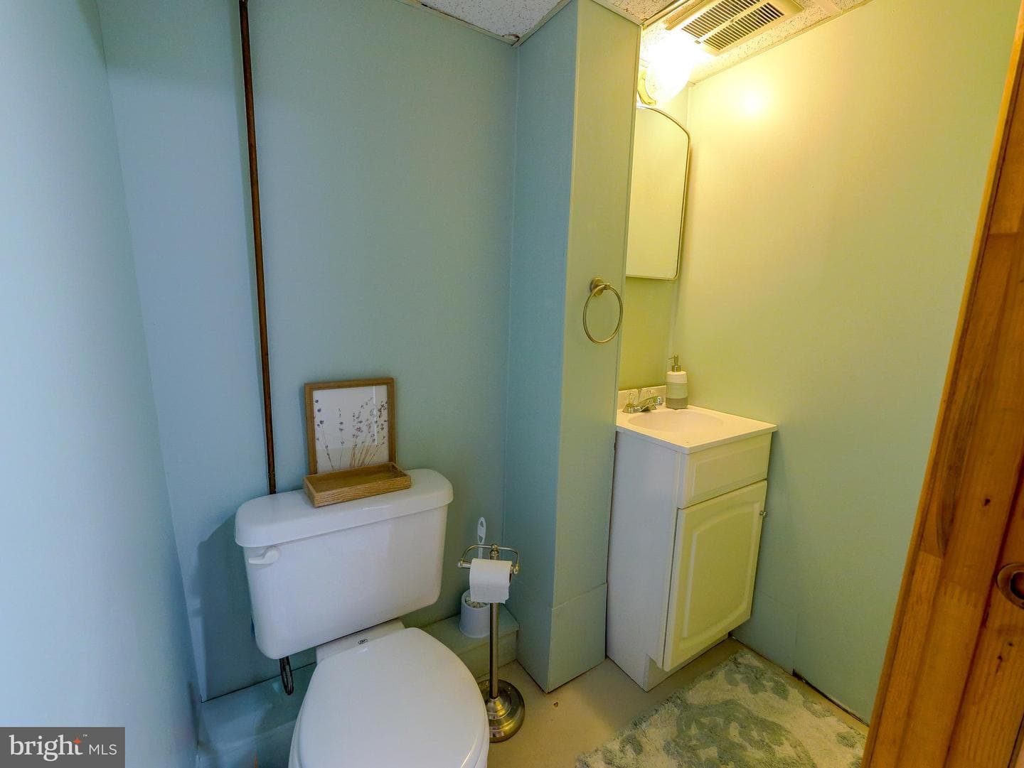 921 Addingham Avenue photo 73