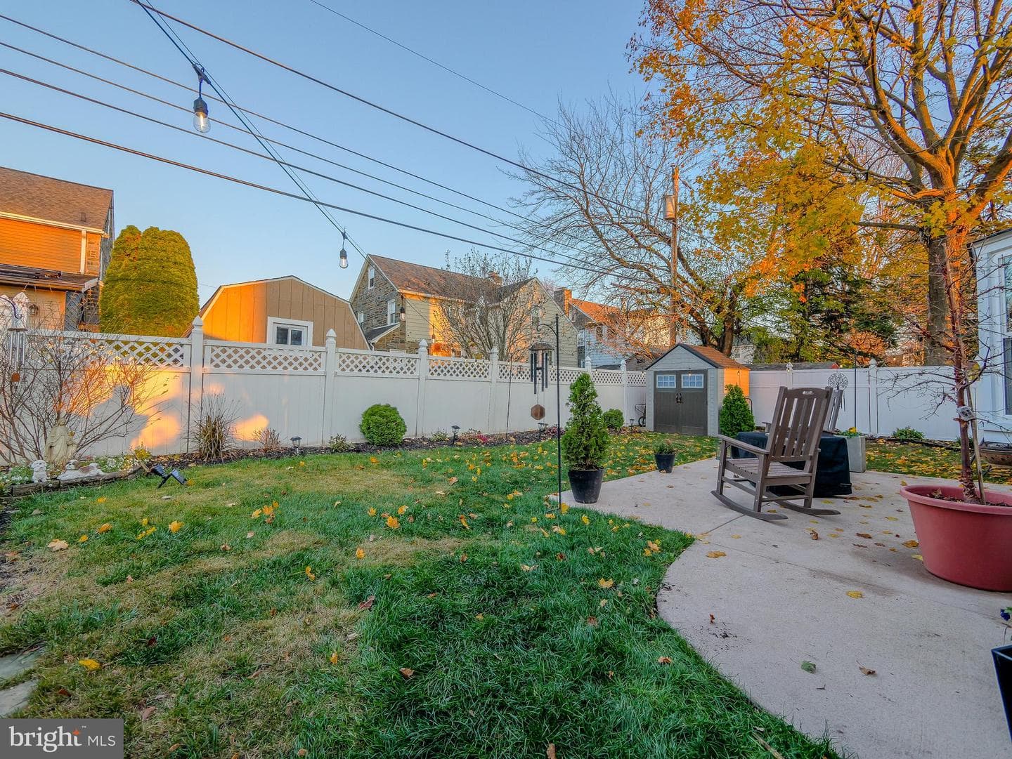 921 Addingham Avenue photo 78