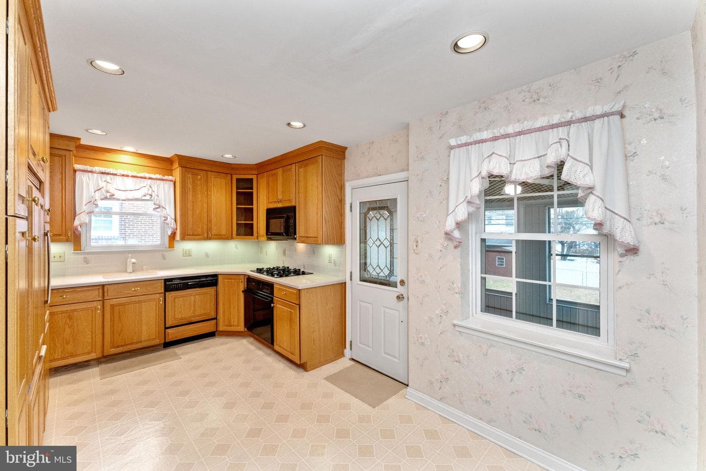 411 Buse Street photo 10