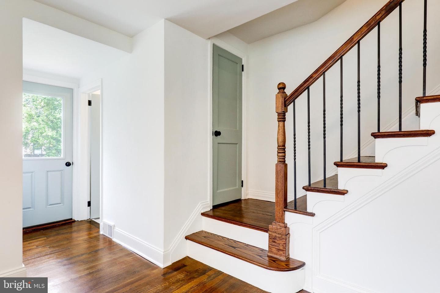 258 Lee Circle photo 2