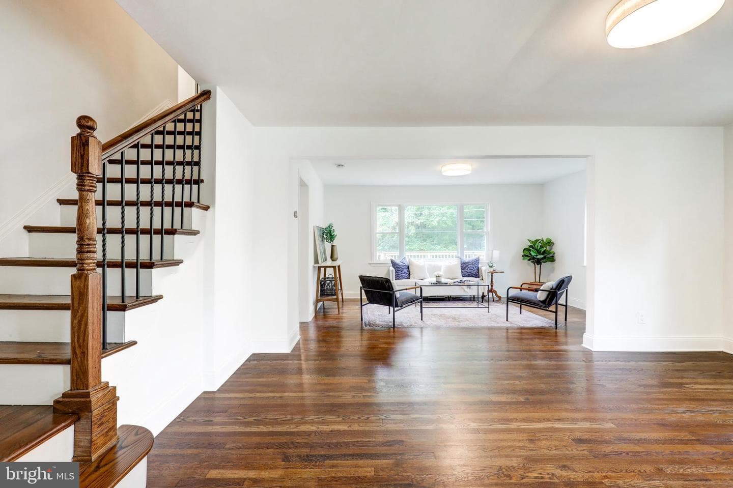 258 Lee Circle photo 3