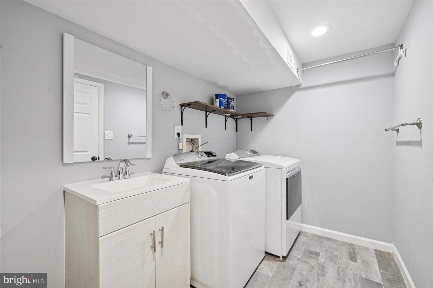 122 Leon Avenue photo 23