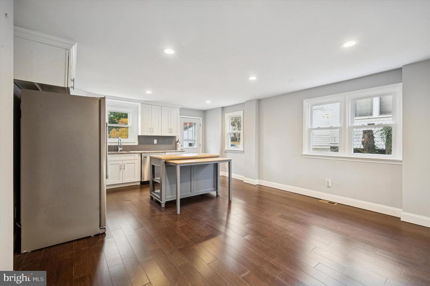 122 Leon Avenue photo 8