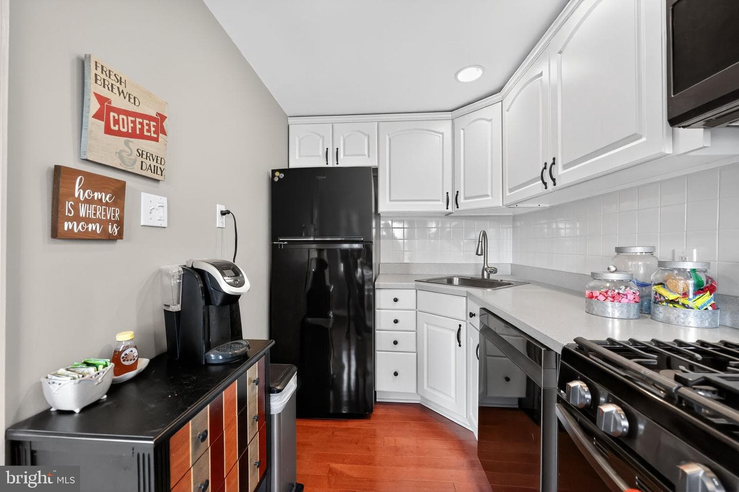 5201 Whitehall Drive photo 10