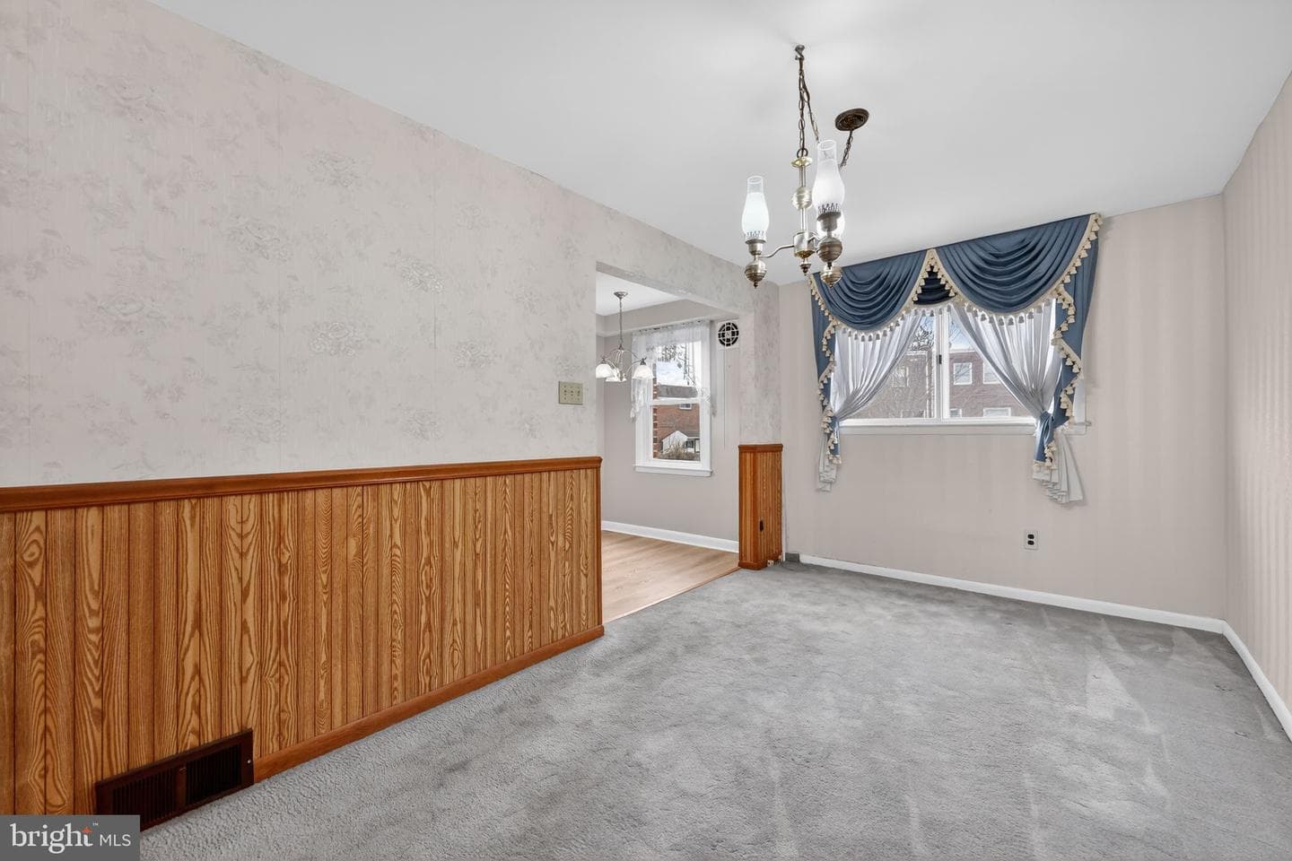 948 Grant Road photo 10