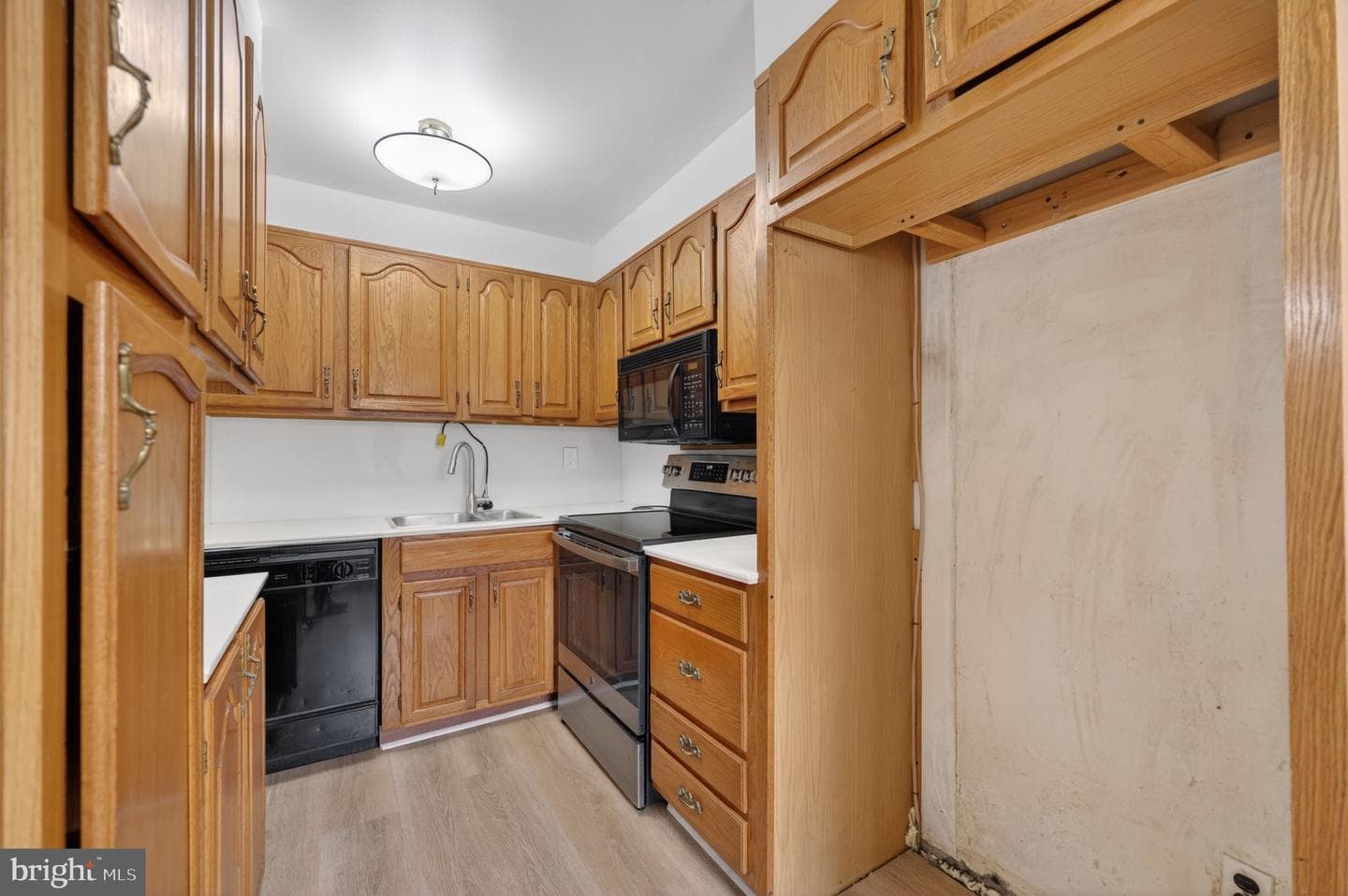 948 Grant Road photo 14