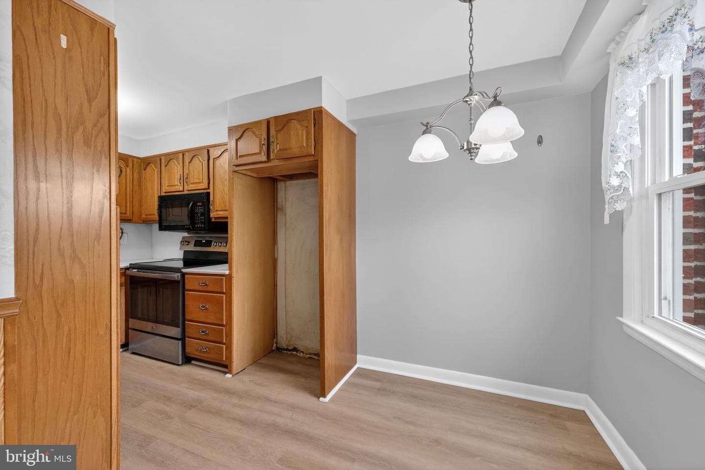 948 Grant Road photo 16