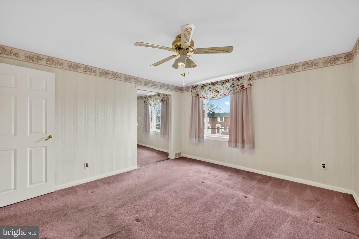 948 Grant Road photo 19