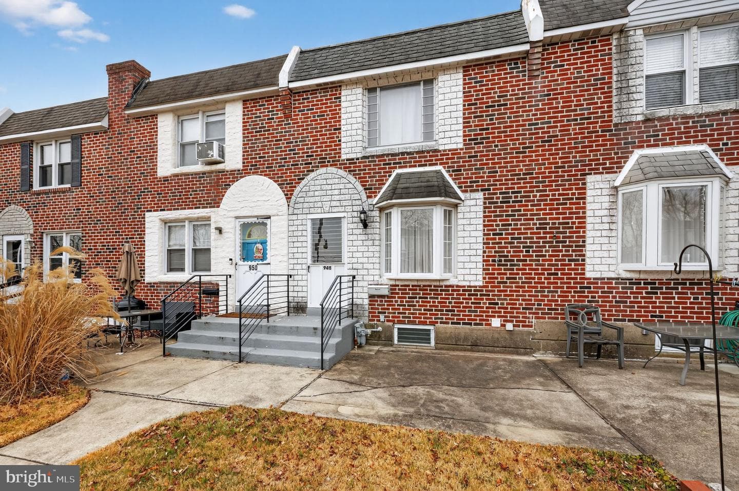 948 Grant Road photo 2