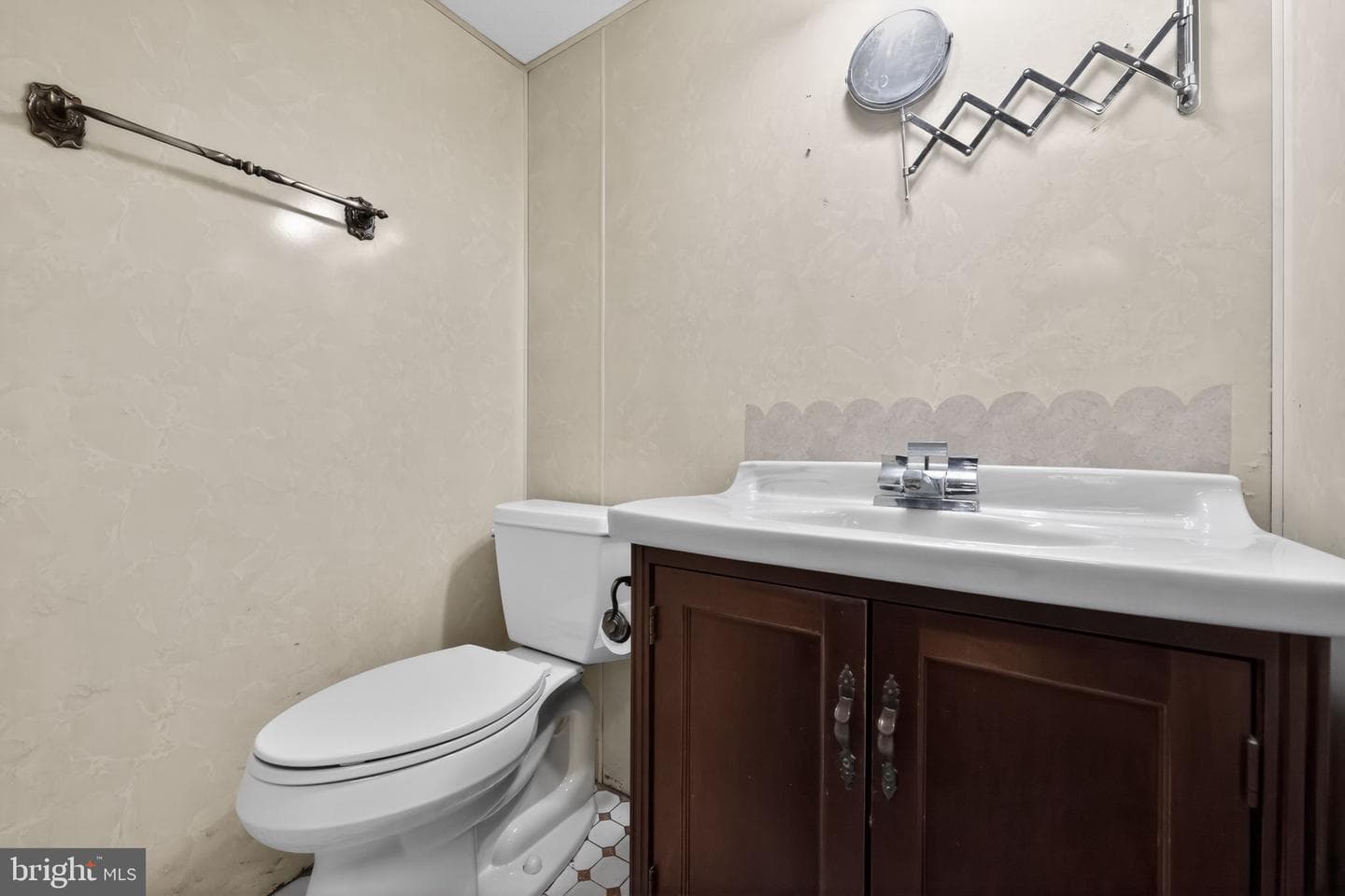 948 Grant Road photo 28
