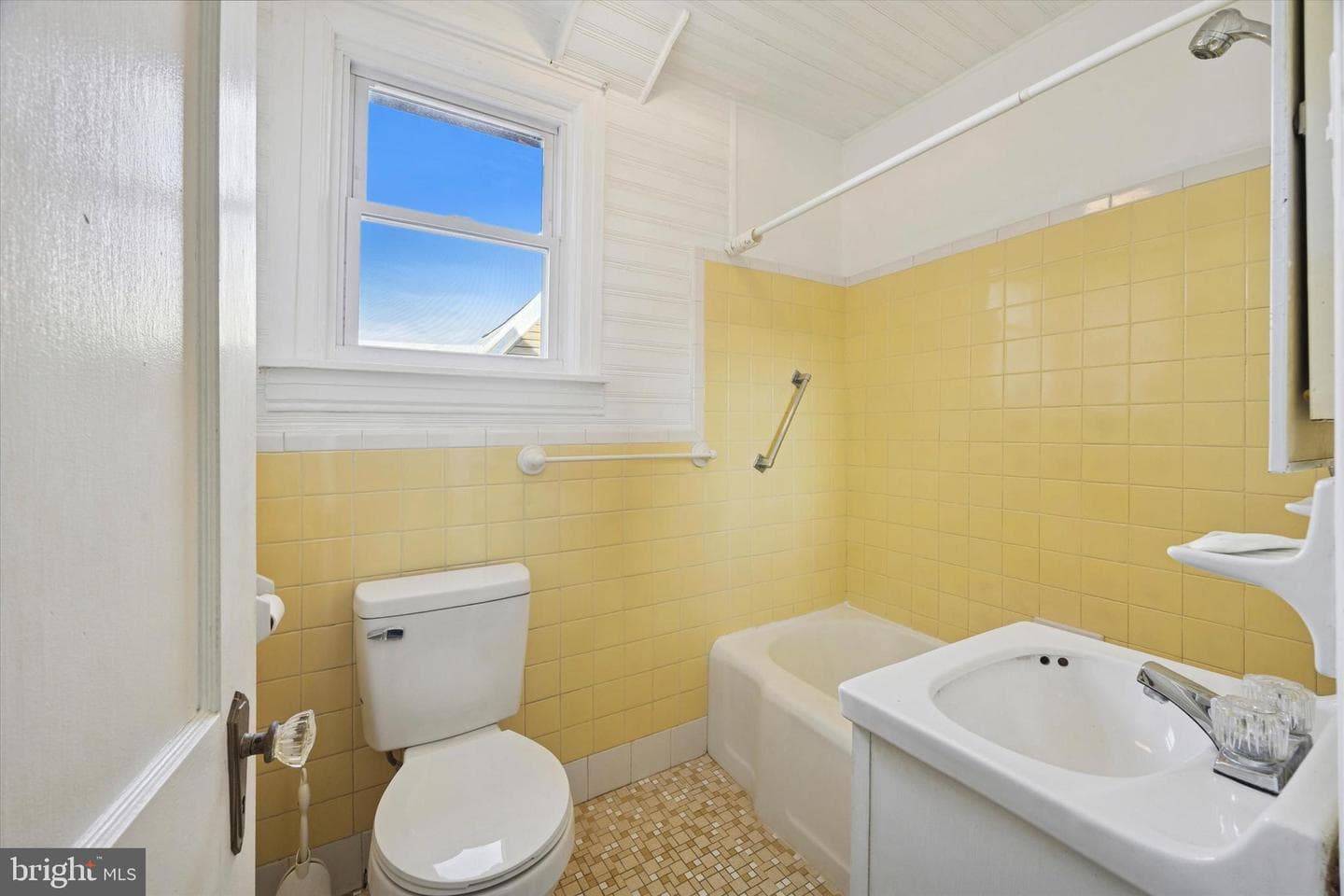 1114 Roosevelt Drive photo 10