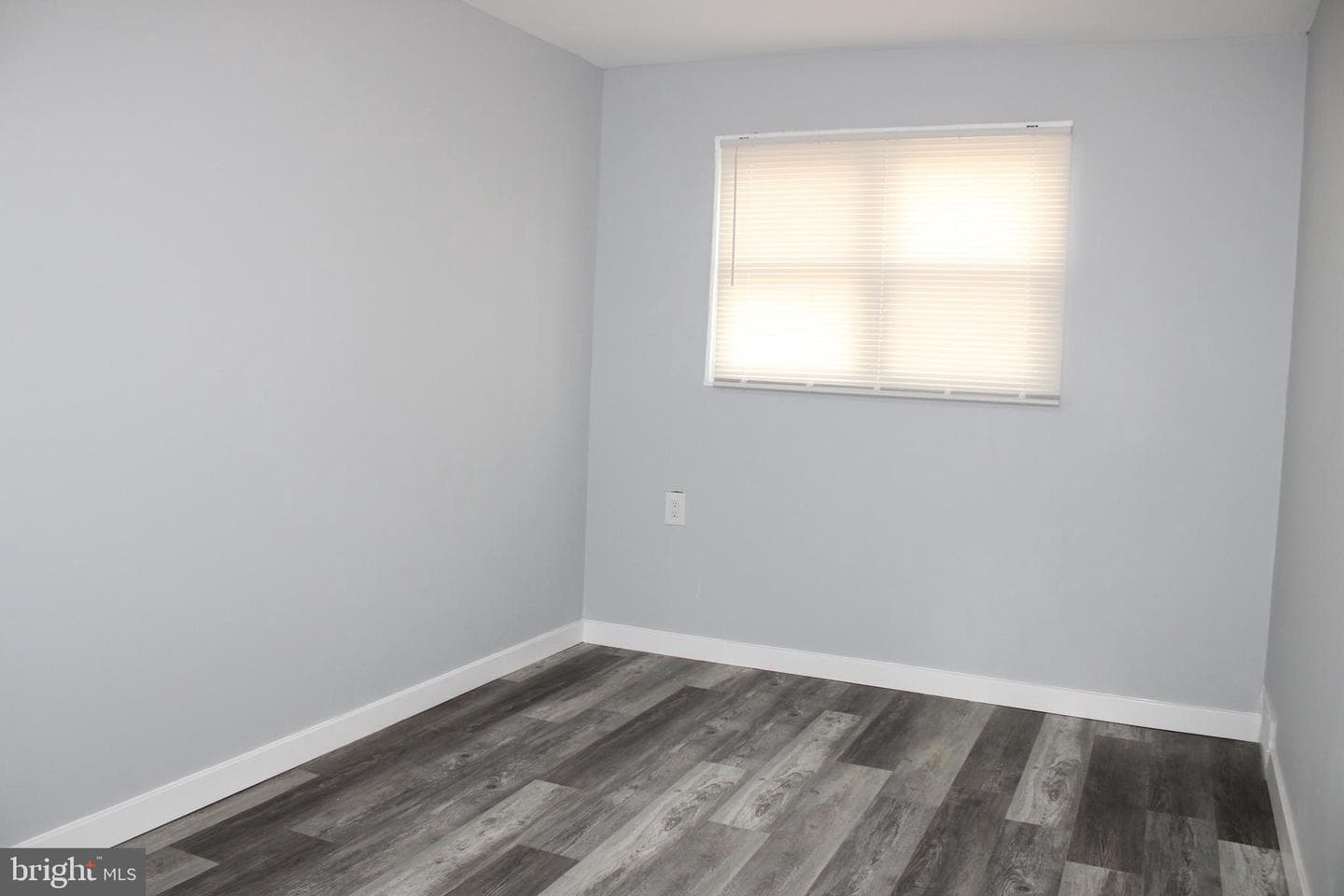 1039 Barker Road photo 13
