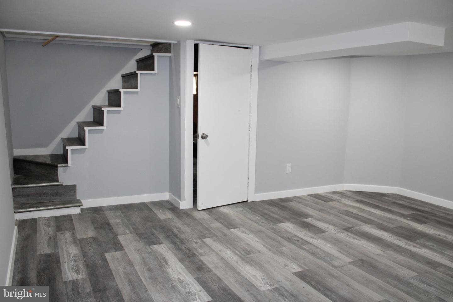 1039 Barker Road photo 21