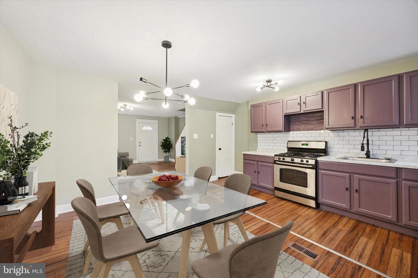 7046 Radbourne Road photo 4