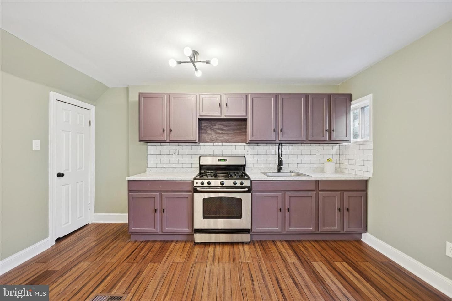 7046 Radbourne Road photo 5