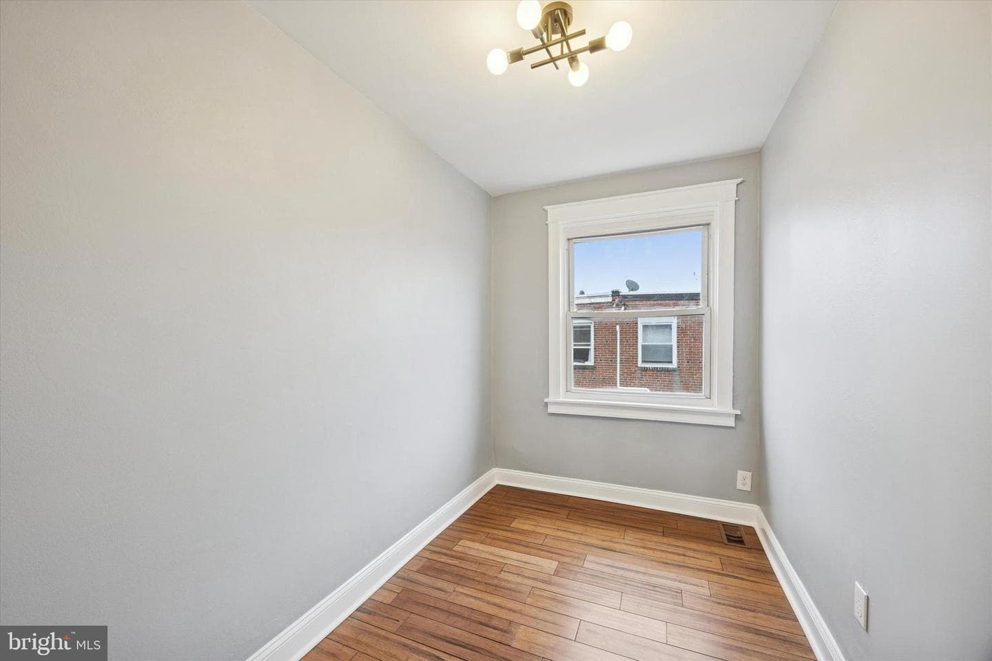 7046 Radbourne Road photo 8